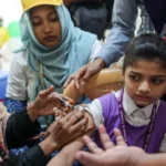 জনগণকে বিষ গ্রহণে বাধ্য করে